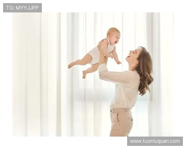 婴儿的微笑与我共同成长的岁月彼此守护的温馨旅程