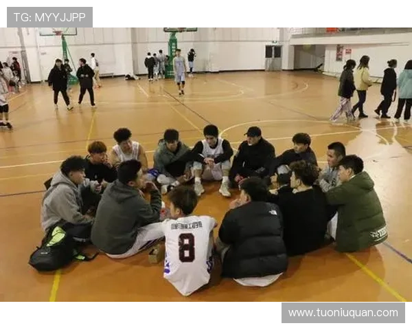 球场上的心动，她以“俏”制胜！